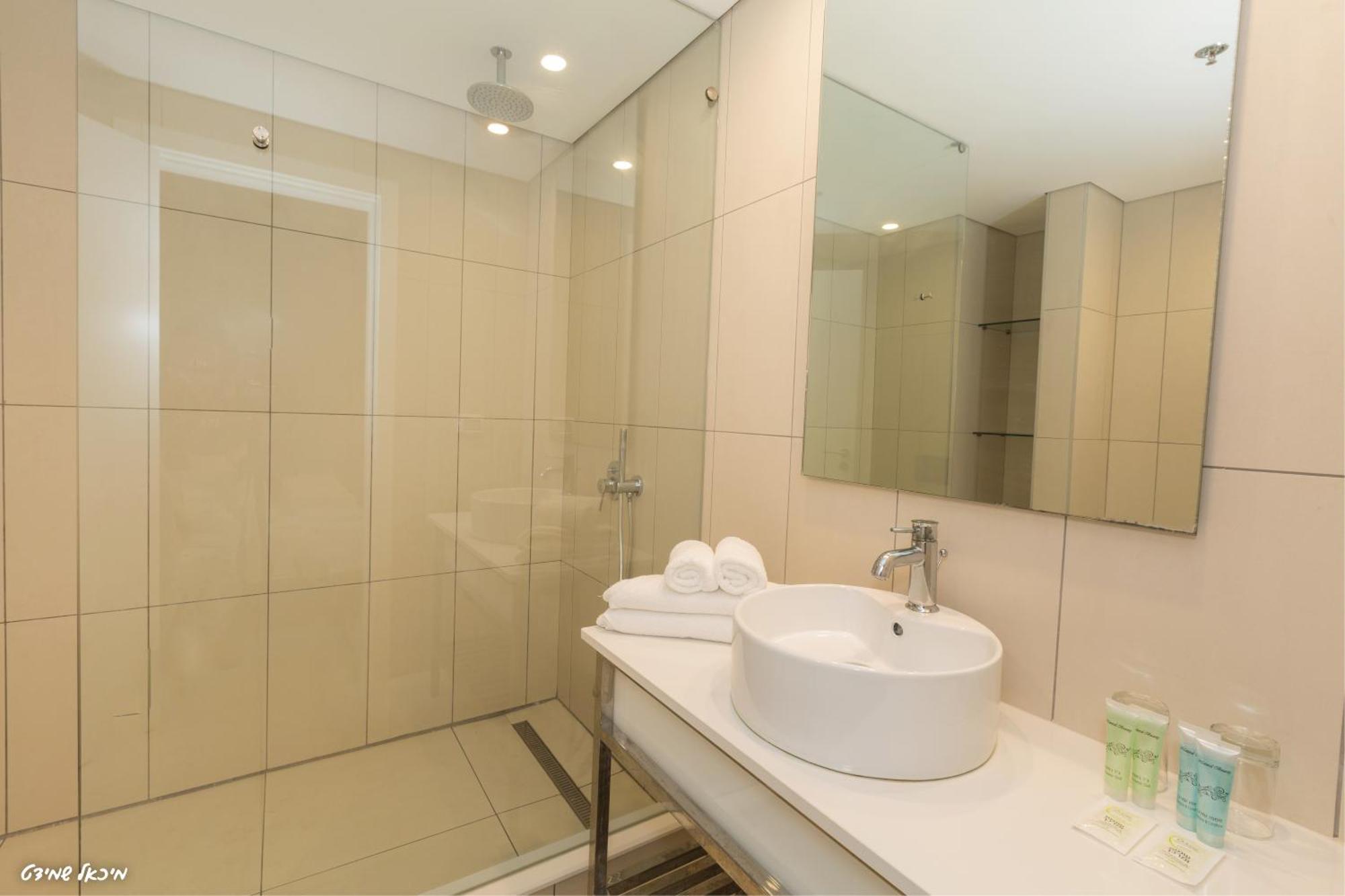 Olive Arena Boutique&Business Hotel-By Ran Hotels Nahariya Room photo