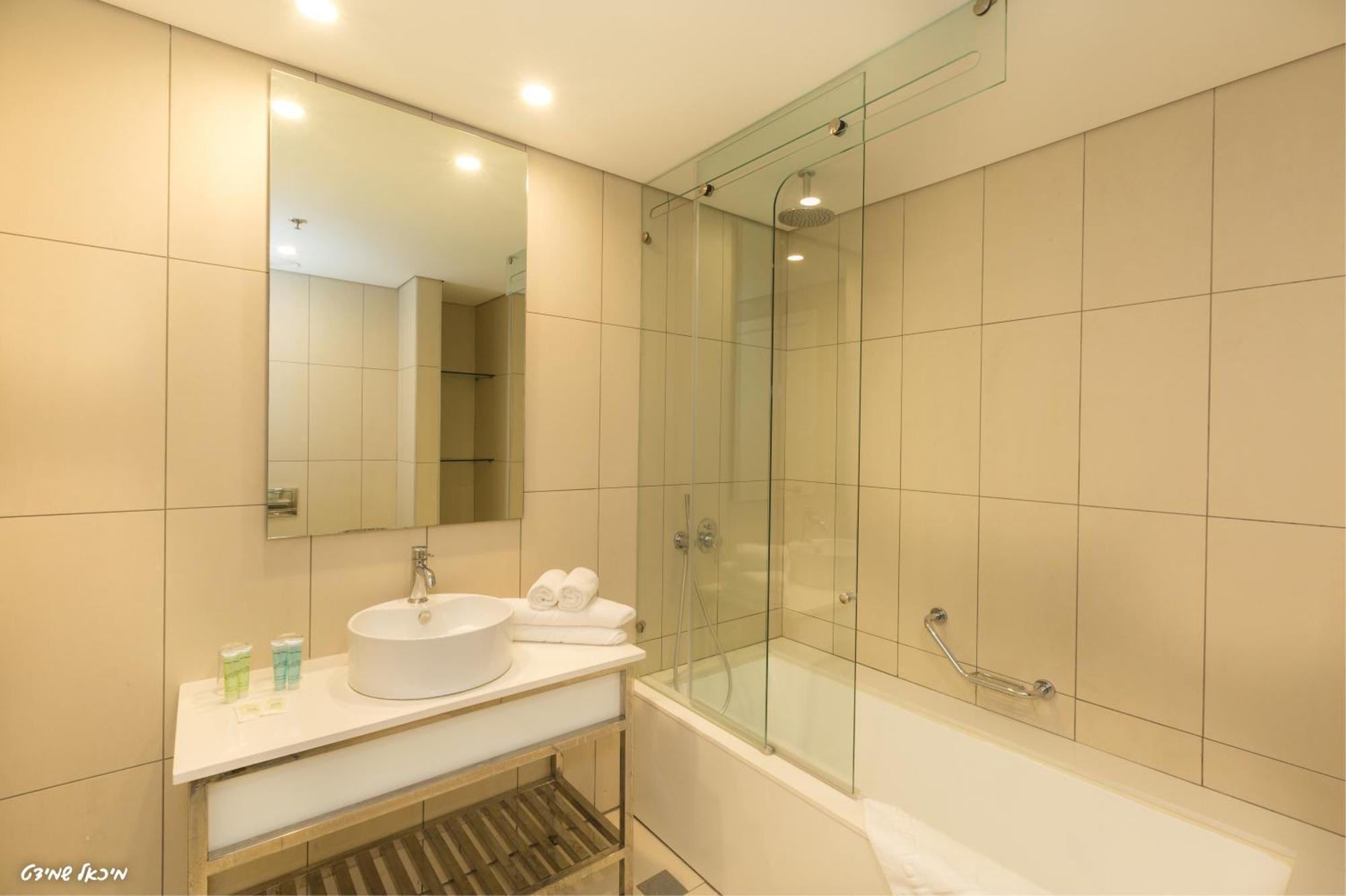 Olive Arena Boutique&Business Hotel-By Ran Hotels Nahariya Room photo